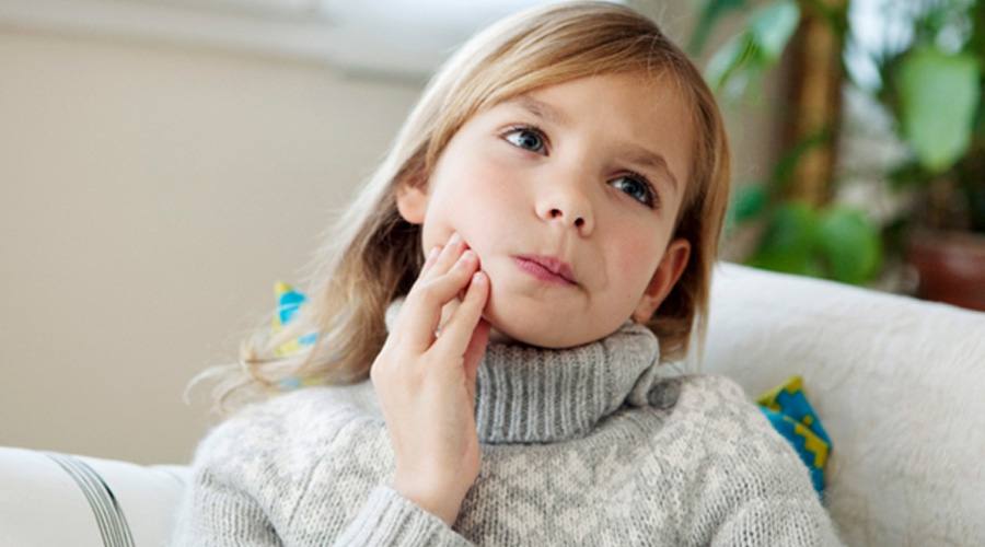 Little girl with toothache; child dental emergency in Levittown, PA